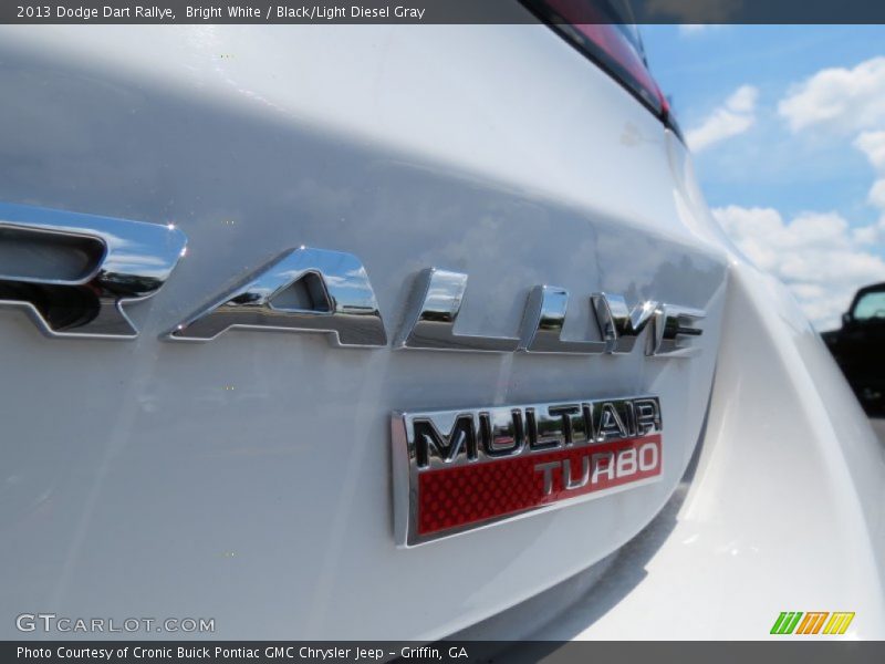 Bright White / Black/Light Diesel Gray 2013 Dodge Dart Rallye