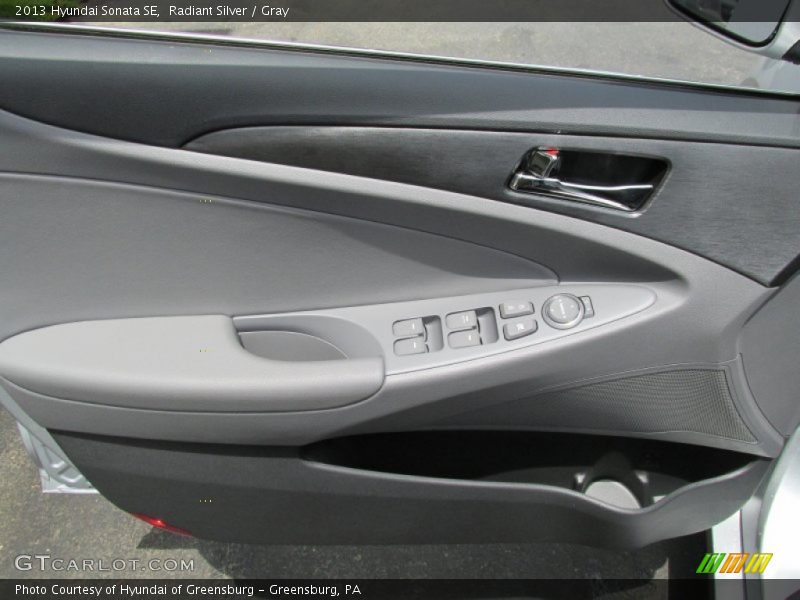 Radiant Silver / Gray 2013 Hyundai Sonata SE