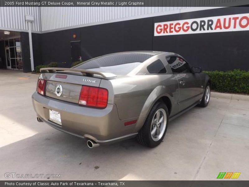 Mineral Grey Metallic / Light Graphite 2005 Ford Mustang GT Deluxe Coupe