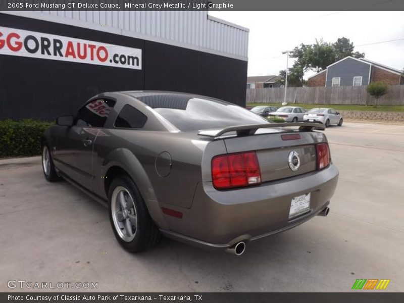 Mineral Grey Metallic / Light Graphite 2005 Ford Mustang GT Deluxe Coupe