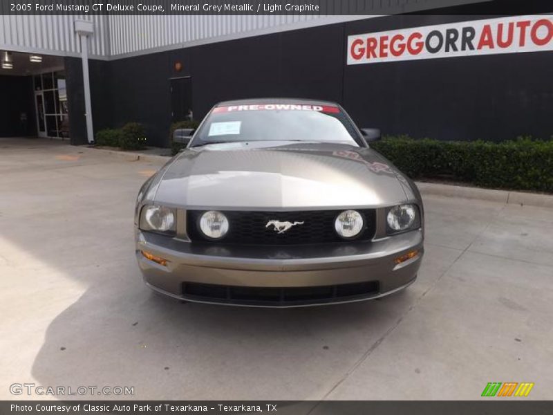 Mineral Grey Metallic / Light Graphite 2005 Ford Mustang GT Deluxe Coupe