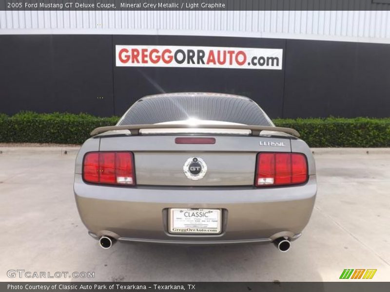 Mineral Grey Metallic / Light Graphite 2005 Ford Mustang GT Deluxe Coupe