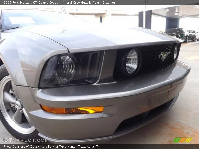 Mineral Grey Metallic / Light Graphite 2005 Ford Mustang GT Deluxe Coupe