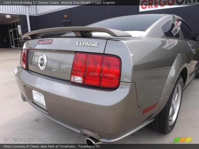 Mineral Grey Metallic / Light Graphite 2005 Ford Mustang GT Deluxe Coupe