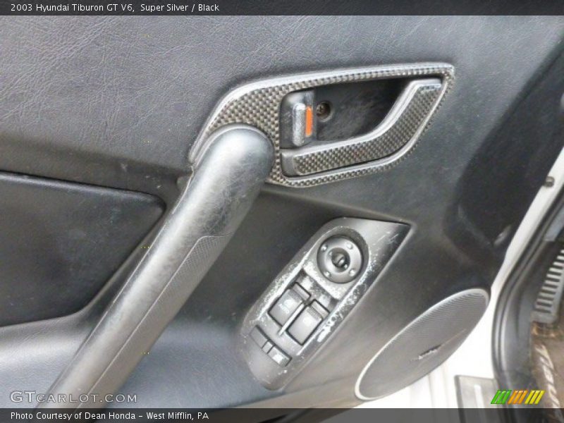 Super Silver / Black 2003 Hyundai Tiburon GT V6