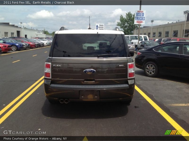 Earth Metallic / Charcoal Black 2011 Ford Flex SEL