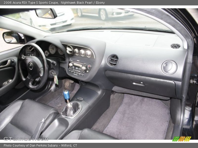Dashboard of 2006 RSX Type S Sports Coupe