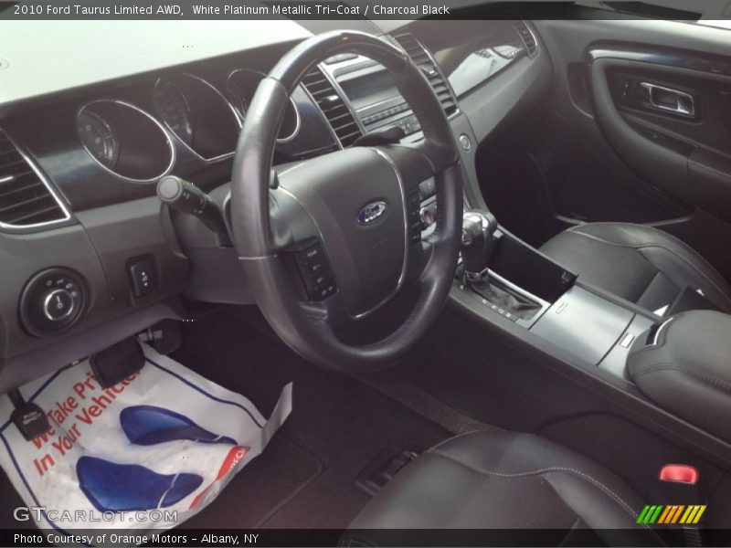 White Platinum Metallic Tri-Coat / Charcoal Black 2010 Ford Taurus Limited AWD