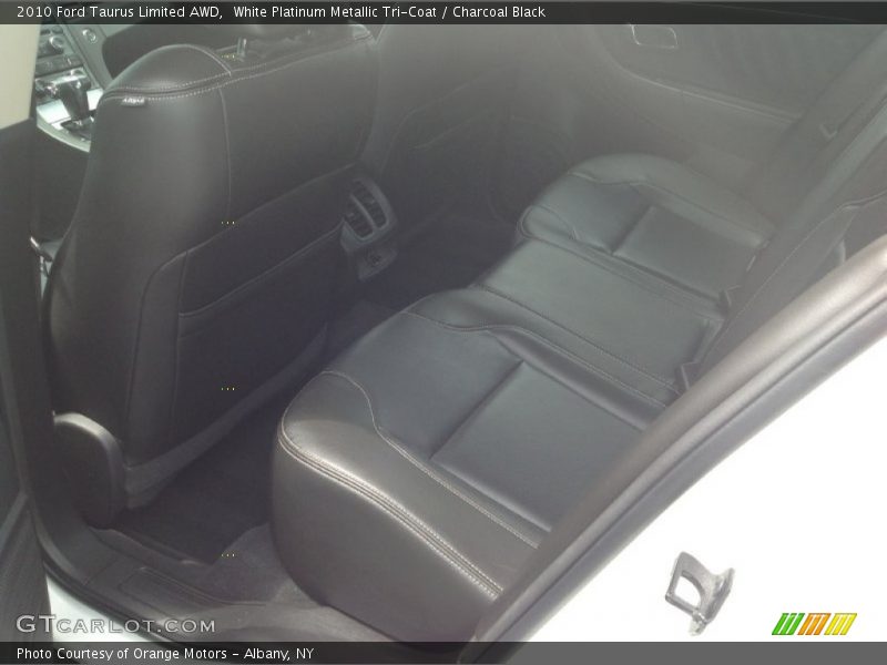 White Platinum Metallic Tri-Coat / Charcoal Black 2010 Ford Taurus Limited AWD