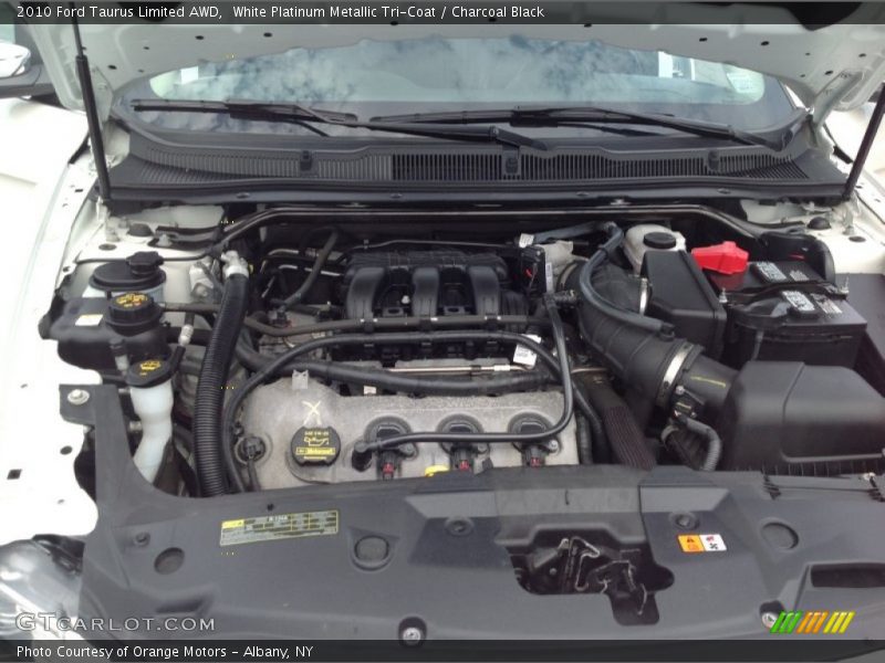 White Platinum Metallic Tri-Coat / Charcoal Black 2010 Ford Taurus Limited AWD