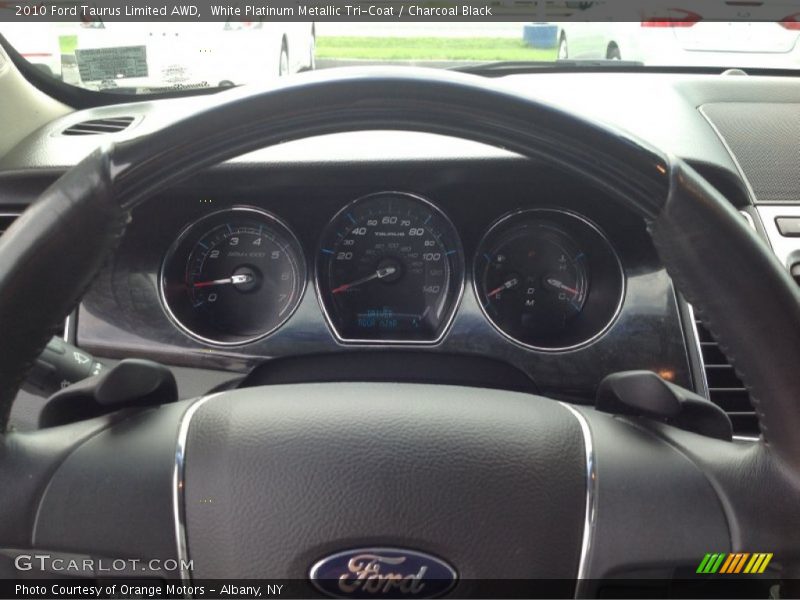 White Platinum Metallic Tri-Coat / Charcoal Black 2010 Ford Taurus Limited AWD