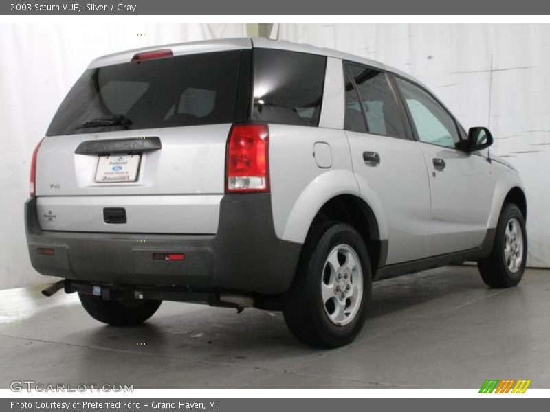 Silver / Gray 2003 Saturn VUE