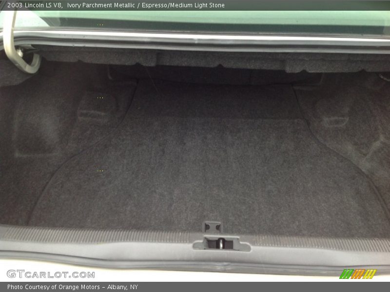  2003 LS V8 Trunk