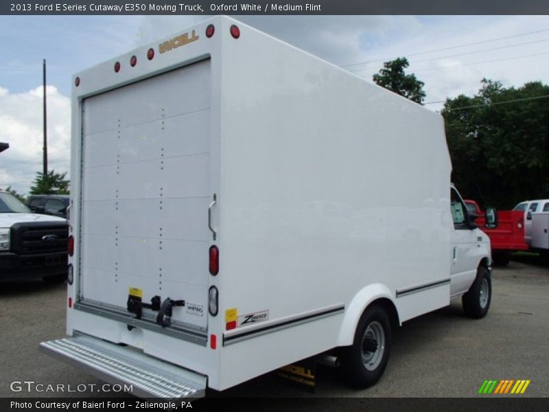 Oxford White / Medium Flint 2013 Ford E Series Cutaway E350 Moving Truck