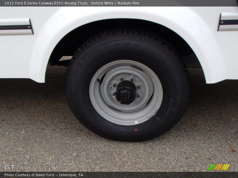 Oxford White / Medium Flint 2013 Ford E Series Cutaway E350 Moving Truck