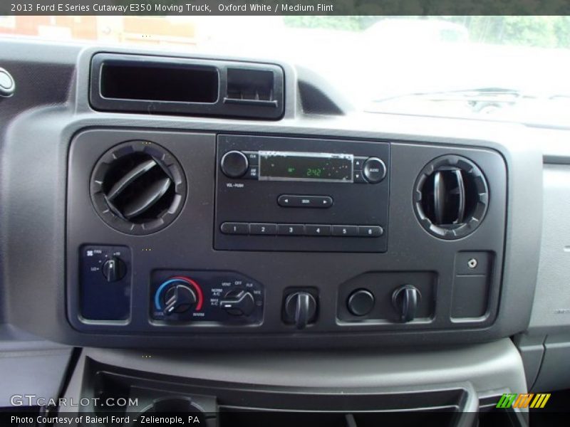 Oxford White / Medium Flint 2013 Ford E Series Cutaway E350 Moving Truck