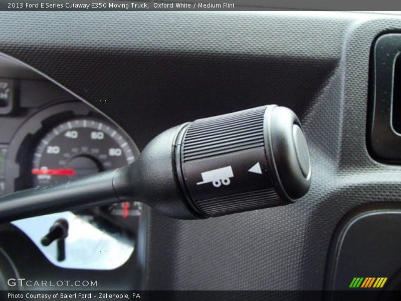 Oxford White / Medium Flint 2013 Ford E Series Cutaway E350 Moving Truck