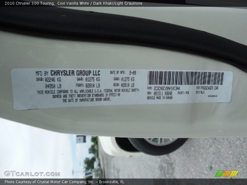 Cool Vanilla White / Dark Khaki/Light Graystone 2010 Chrysler 300 Touring