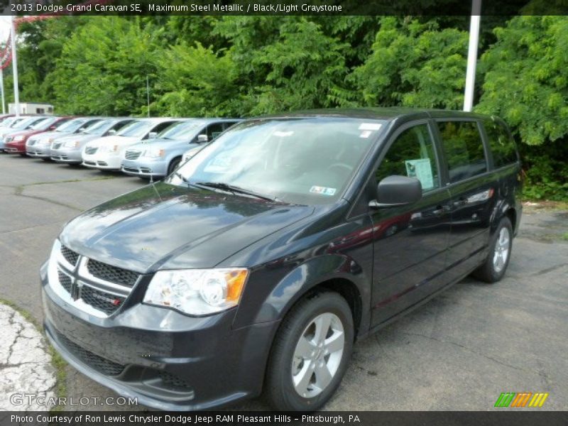 Maximum Steel Metallic / Black/Light Graystone 2013 Dodge Grand Caravan SE