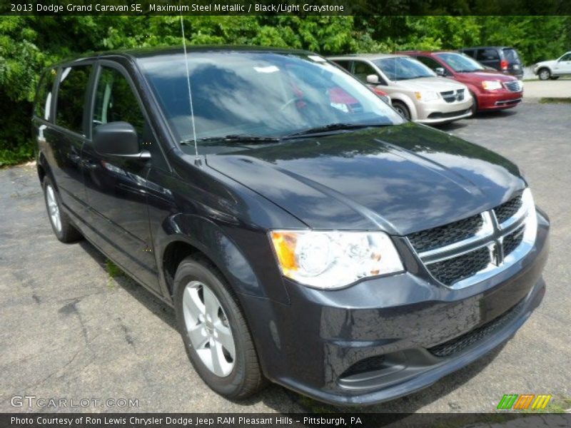 Maximum Steel Metallic / Black/Light Graystone 2013 Dodge Grand Caravan SE