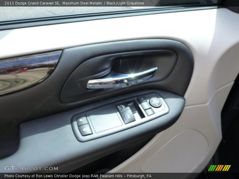 Maximum Steel Metallic / Black/Light Graystone 2013 Dodge Grand Caravan SE