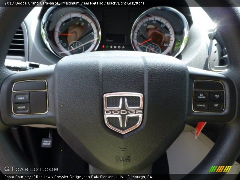 Maximum Steel Metallic / Black/Light Graystone 2013 Dodge Grand Caravan SE