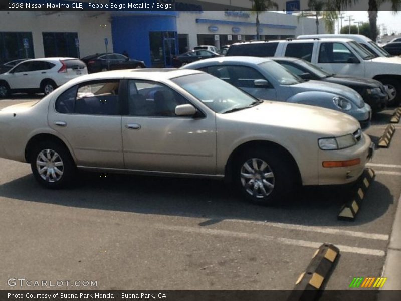Pebble Beige Metallic / Beige 1998 Nissan Maxima GLE