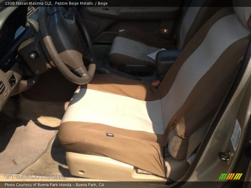 Pebble Beige Metallic / Beige 1998 Nissan Maxima GLE