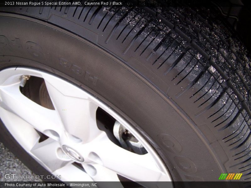 Cayenne Red / Black 2013 Nissan Rogue S Special Edition AWD