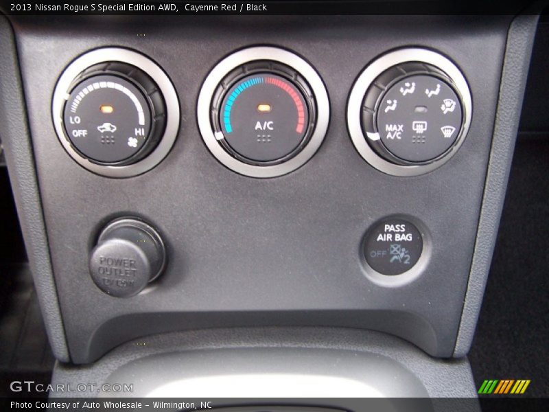 Cayenne Red / Black 2013 Nissan Rogue S Special Edition AWD