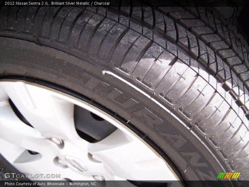 Brilliant Silver Metallic / Charcoal 2012 Nissan Sentra 2.0