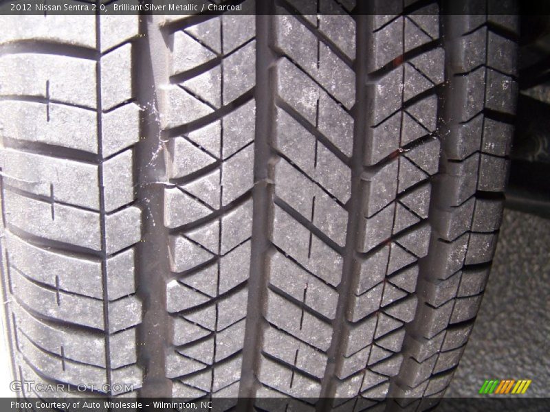 Brilliant Silver Metallic / Charcoal 2012 Nissan Sentra 2.0