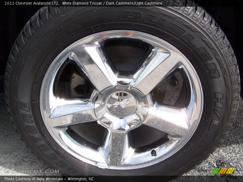 White Diamond Tricoat / Dark Cashmere/Light Cashmere 2011 Chevrolet Avalanche LTZ