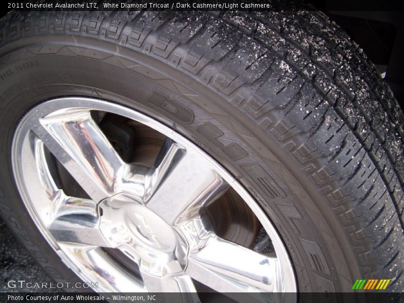 White Diamond Tricoat / Dark Cashmere/Light Cashmere 2011 Chevrolet Avalanche LTZ