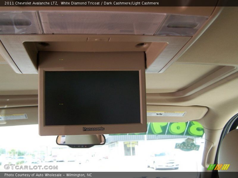 White Diamond Tricoat / Dark Cashmere/Light Cashmere 2011 Chevrolet Avalanche LTZ