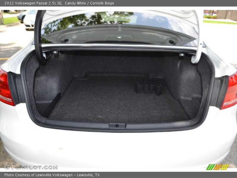 Candy White / Cornsilk Beige 2012 Volkswagen Passat 2.5L SE