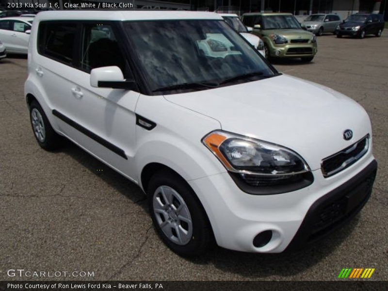 Clear White / Black Cloth 2013 Kia Soul 1.6