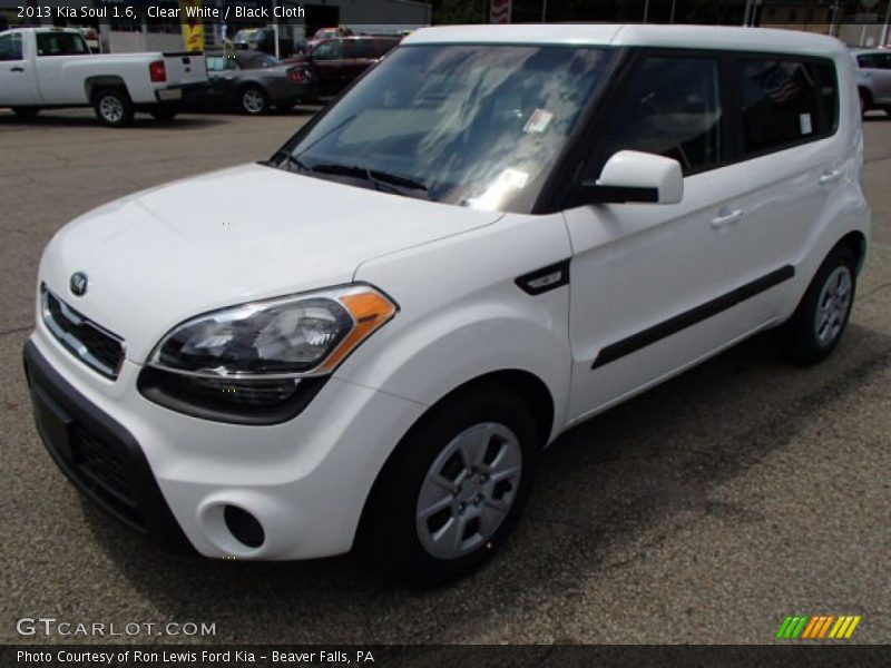 Clear White / Black Cloth 2013 Kia Soul 1.6