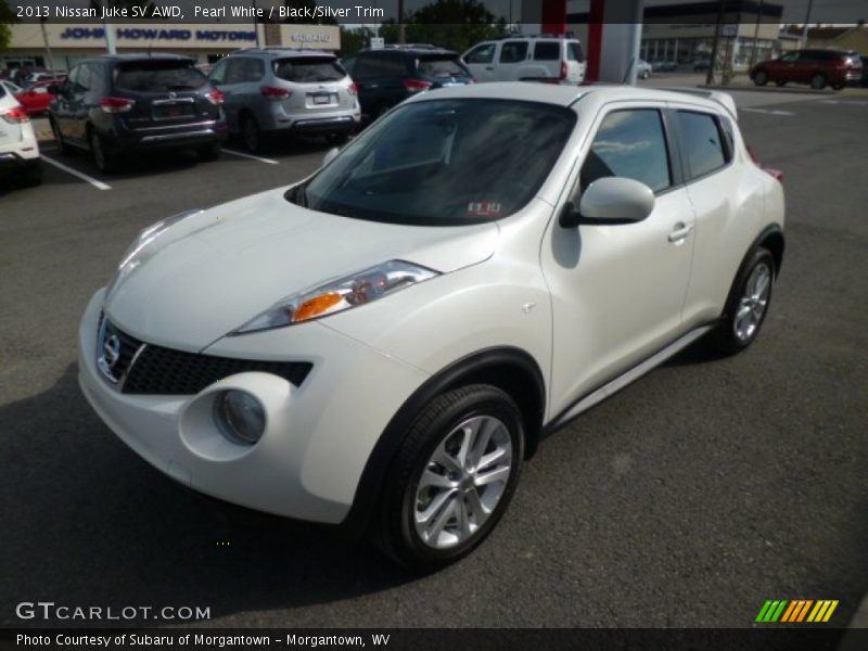 Pearl White / Black/Silver Trim 2013 Nissan Juke SV AWD