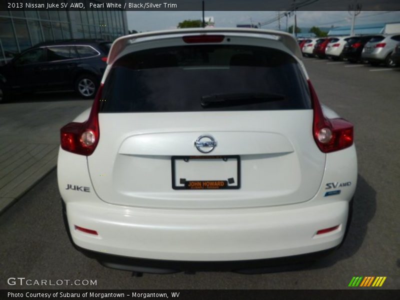 Pearl White / Black/Silver Trim 2013 Nissan Juke SV AWD