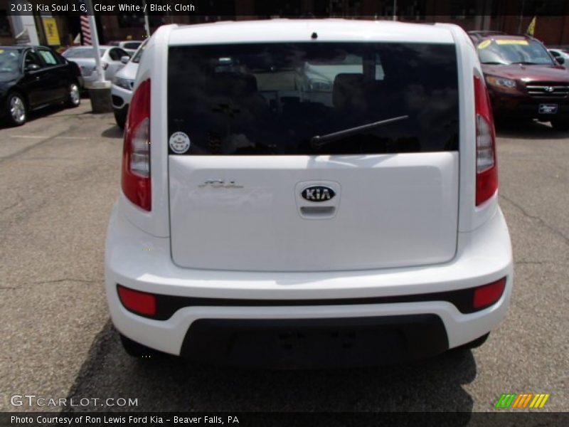 Clear White / Black Cloth 2013 Kia Soul 1.6