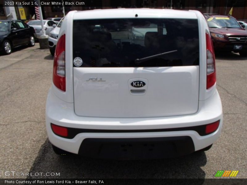 Clear White / Black Cloth 2013 Kia Soul 1.6