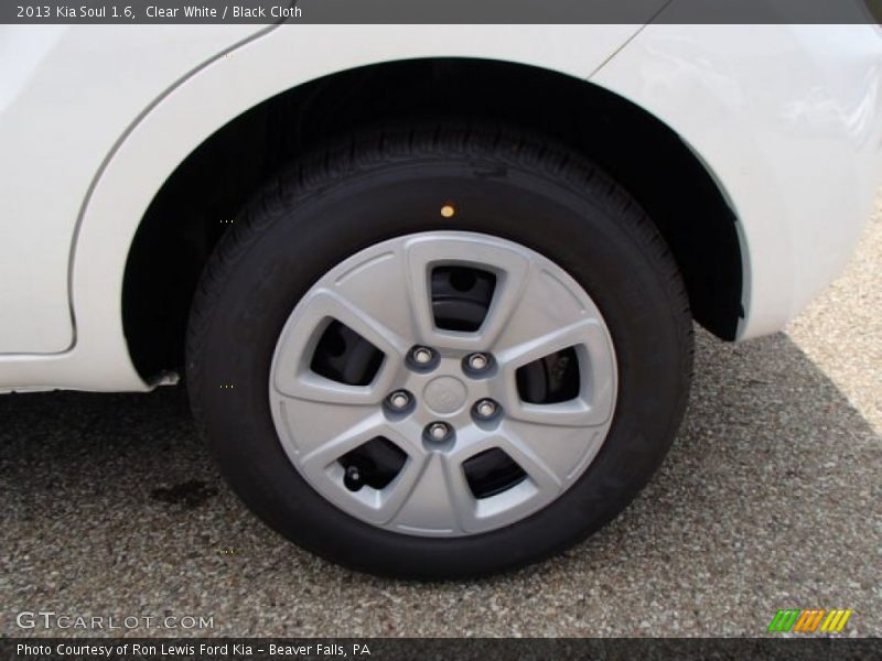 Clear White / Black Cloth 2013 Kia Soul 1.6