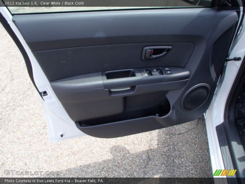 Clear White / Black Cloth 2013 Kia Soul 1.6