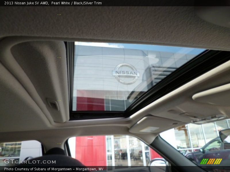 Pearl White / Black/Silver Trim 2013 Nissan Juke SV AWD