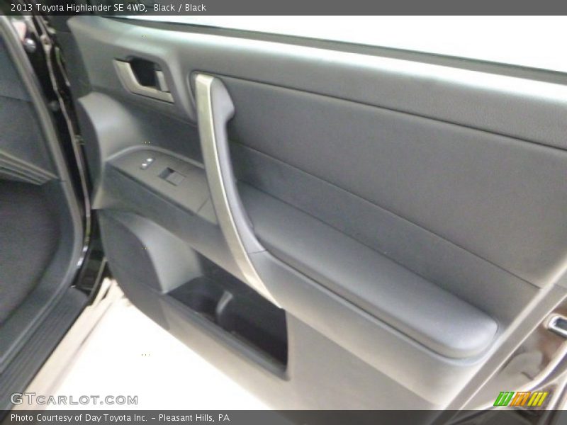 Black / Black 2013 Toyota Highlander SE 4WD