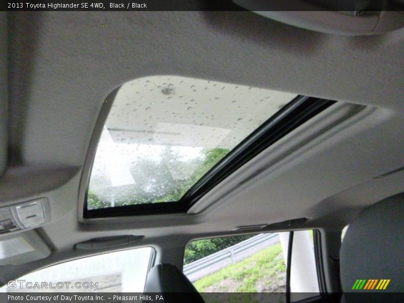 Black / Black 2013 Toyota Highlander SE 4WD