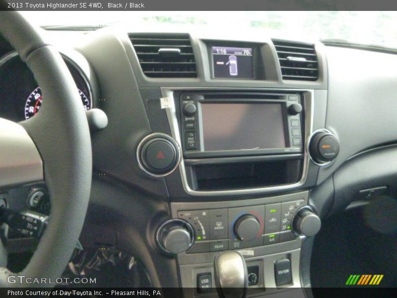 Black / Black 2013 Toyota Highlander SE 4WD