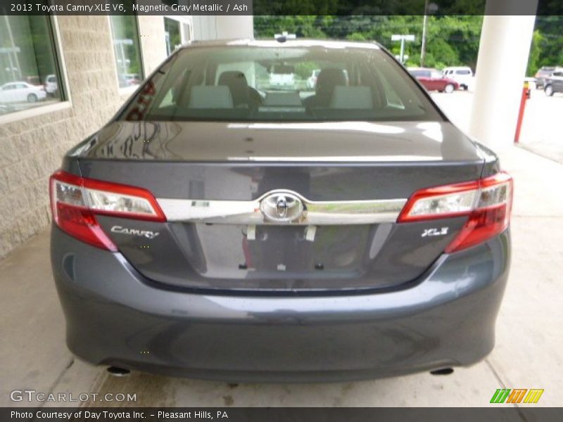 Magnetic Gray Metallic / Ash 2013 Toyota Camry XLE V6