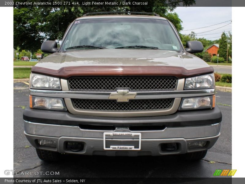 Light Pewter Metallic / Dark Charcoal 2003 Chevrolet Avalanche 1500 Z71 4x4